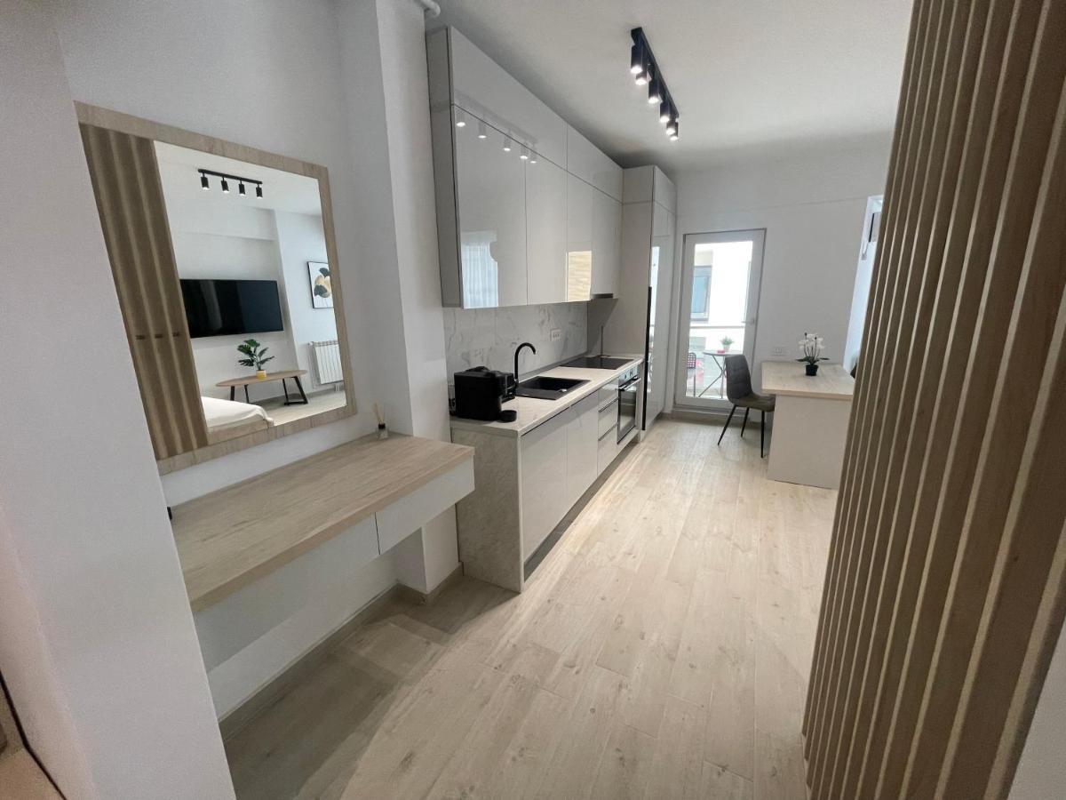 L&c Platinum Apartment
